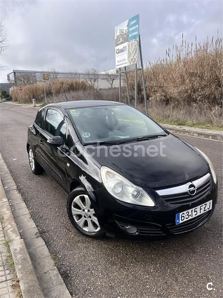 Usado Opel Corsa Essentia 75 CV (55 kW) 2008 Negro Berlina
