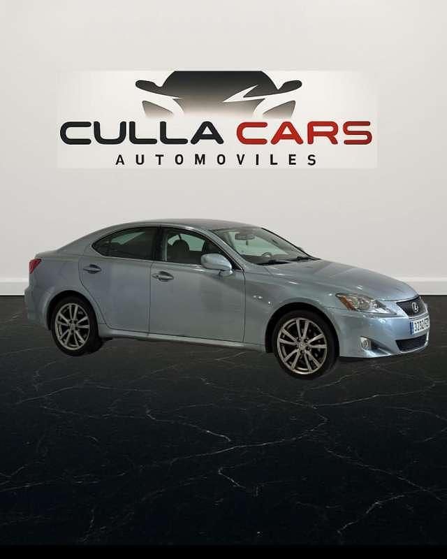 Plateado Usado 2008 Lexus IS220d Sport Line Berlina | 8299 € (Precio justo) - Imagen 1/4