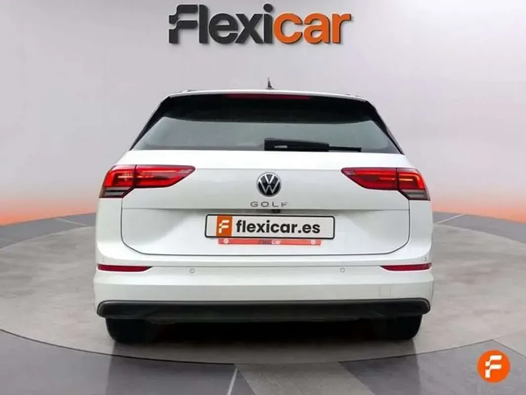 Usado VW Golf VII Life 116 CV (85 kW) 2021 Blanco Utilitario