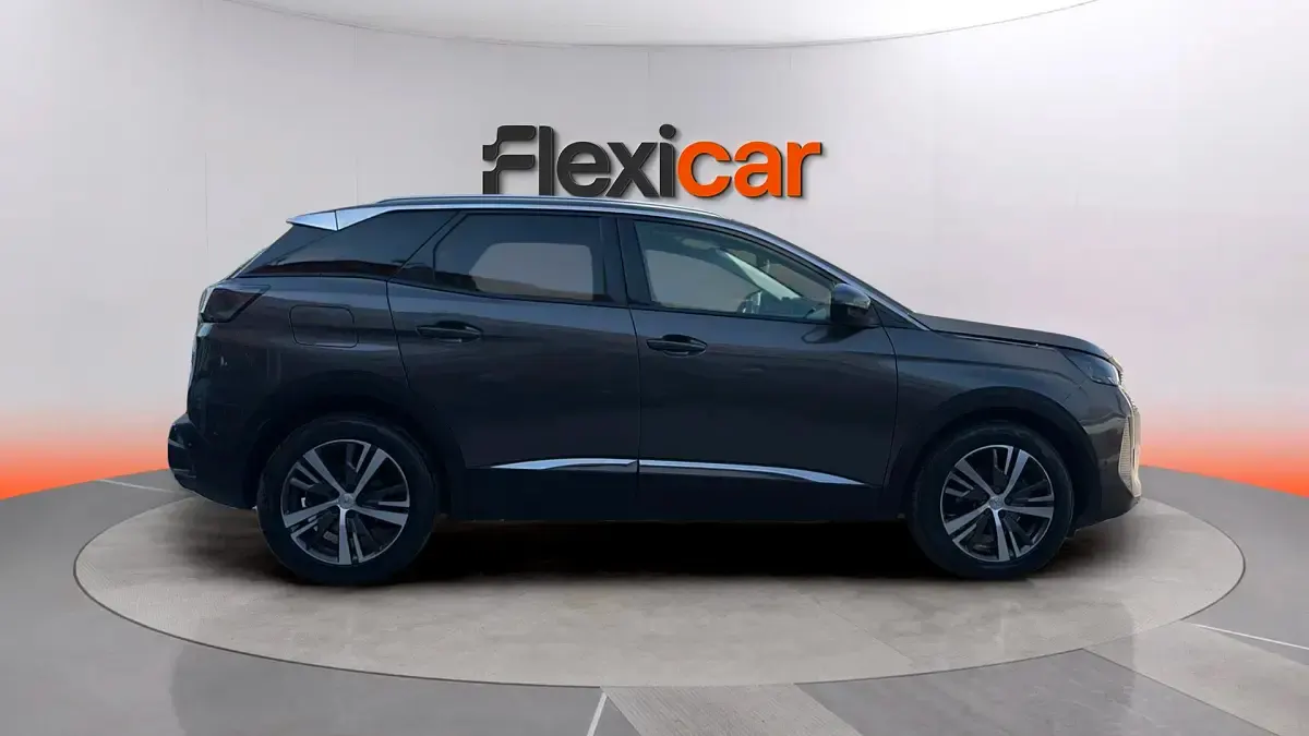 Usado Peugeot 3008 Allure 131 CV (96 kW) 2021 Gris SUV