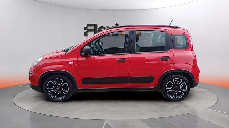 Usado Fiat Panda 71 CV (52 kW) 2022 Rojo Utilitario