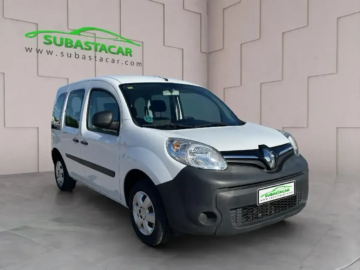 Usado Renault Kangoo 75 CV (55 kW) 2019 Blanco Monovolumen