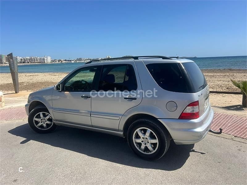 Usado Mercedes ML400 250 CV (183 kW) 2002 Gris / plata SUV