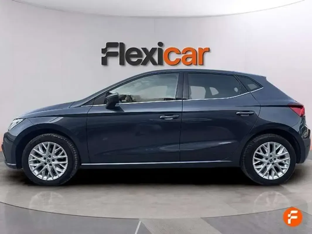 Usado Seat Ibiza Reference 115 CV (84 kW) 2024 Azul Utilitario