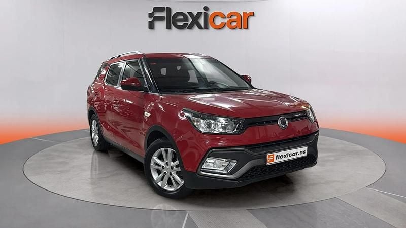 Usado Ssangyong (KGM) XLV Limited 116 CV (85 kW) 2017 Rojo SUV