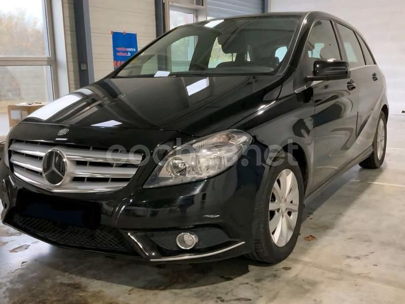 Negro Usado 2015 Mercedes B180 Urban Monovolumen | 11.000 € (Precio justo) - Imagen 1/4