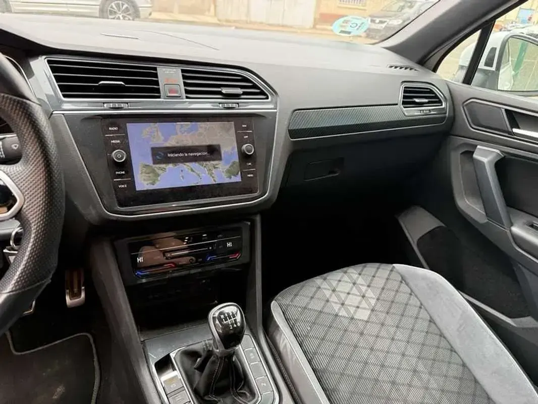 Usado VW Tiguan R-line 150 CV (110 kW) 2023 Blanco SUV