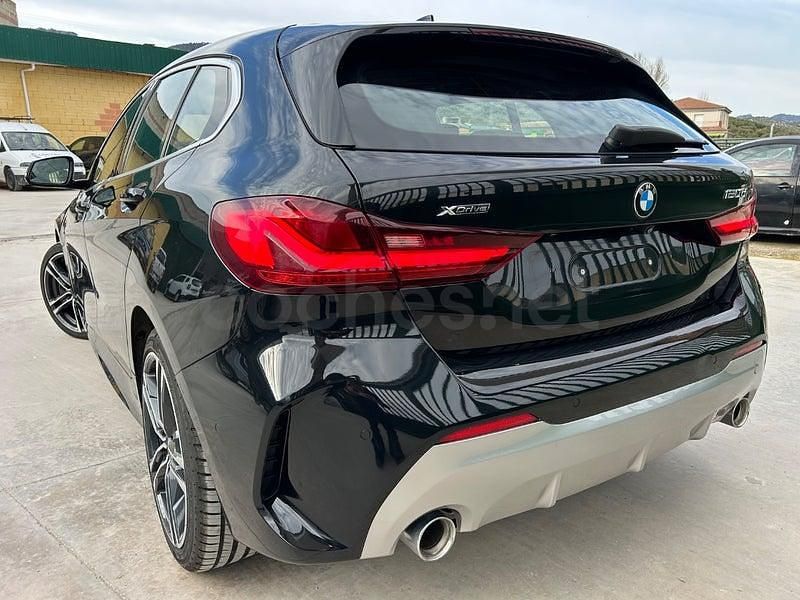 Usado BMW 120 M Sport 190 CV (139 kW) 2019 Negro Utilitario