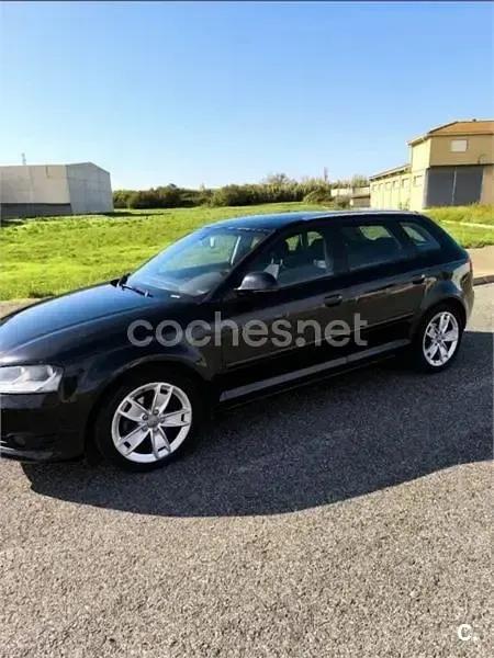 Usado Audi A3 Sportback Ambiente 105 CV (77 kW) 2010 Negro Utilitario