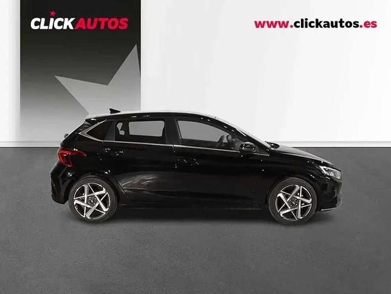 Usado Hyundai i20 101 CV (74 kW) 2025 Negro Utilitario