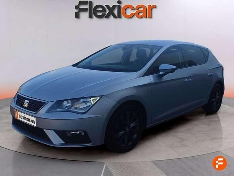 Usado Seat Leon ST Style 131 CV (96 kW) 2020 Gris Familiar