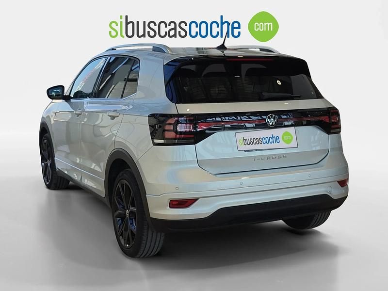 Usado VW T-Cross Sportline 110 CV (80 kW) 2023 Gris/plata SUV