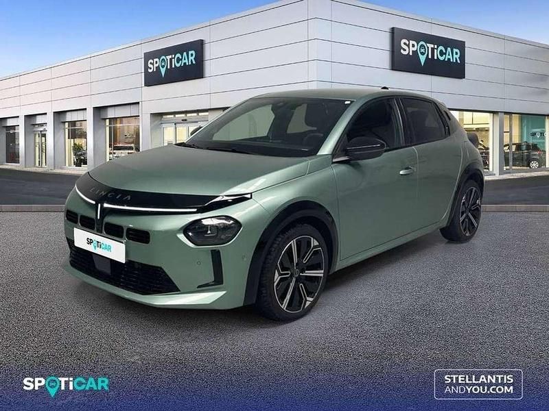 Usado Lancia Ypsilon 101 CV (74 kW) 2024 Verde Utilitario