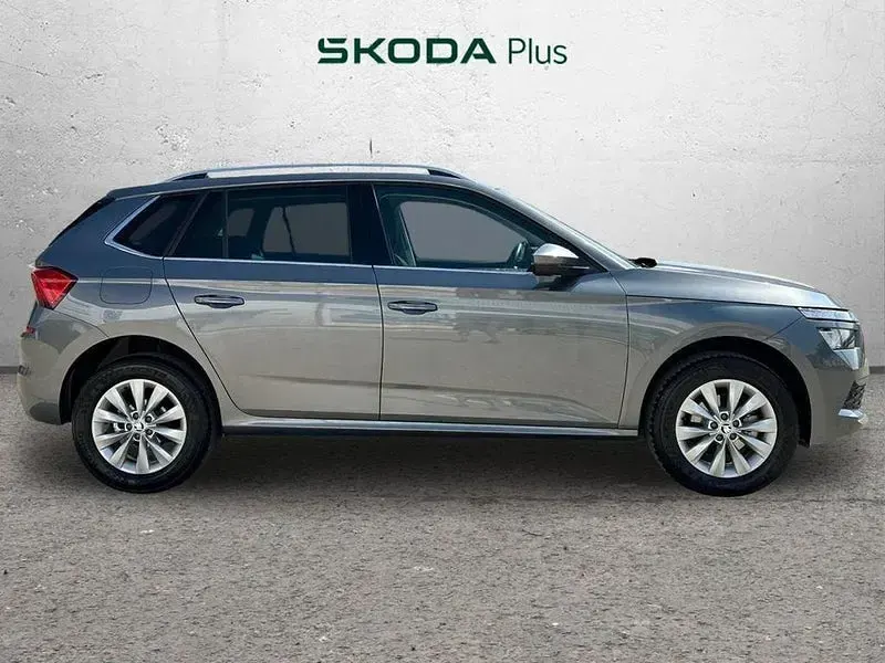 Usado Skoda Kamiq Selection 116 CV (85 kW) 2024 Gris / plata SUV