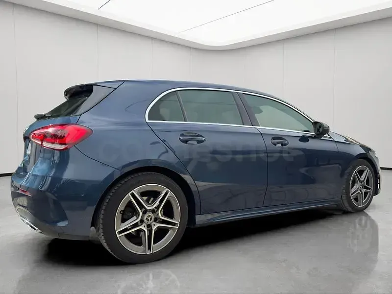 Usado Mercedes A200 163 CV (119 kW) 2021 Azul Berlina