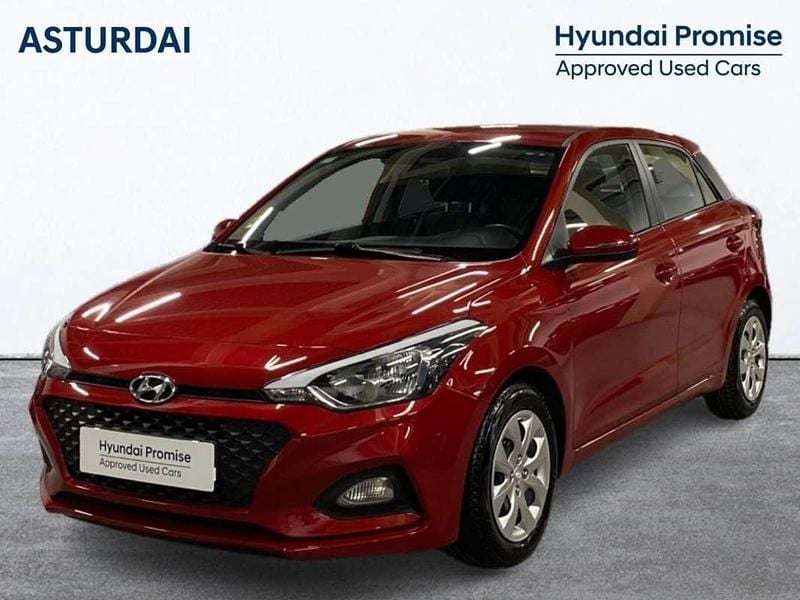 Usado Hyundai i20 75 CV (55 kW) 2019 Rojo Utilitario
