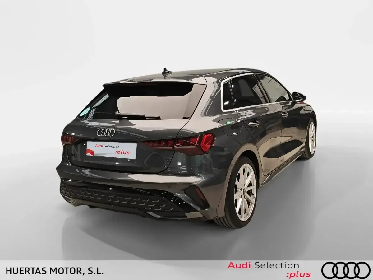 Usado Audi A3 S-Line 150 CV (110 kW) 2025 Gris Berlina