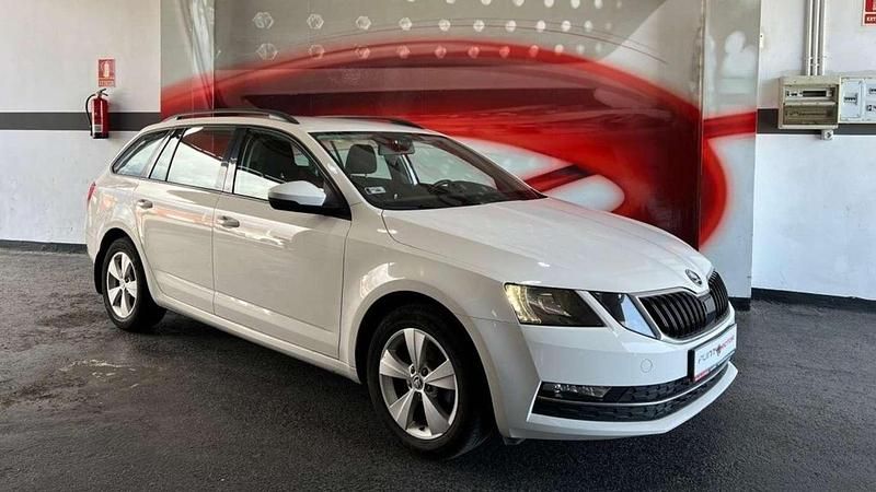 Usado Skoda Octavia 110 CV (80 kW) 2018 Blanco Berlina