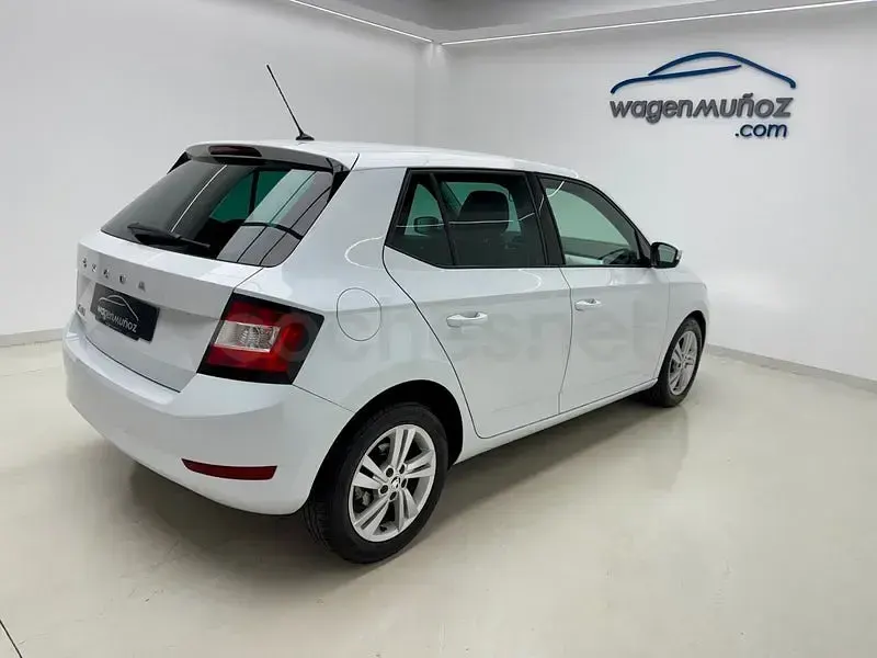 Usado Skoda Fabia Ambition 95 HP (69 kW) 2021 Branco Citadino