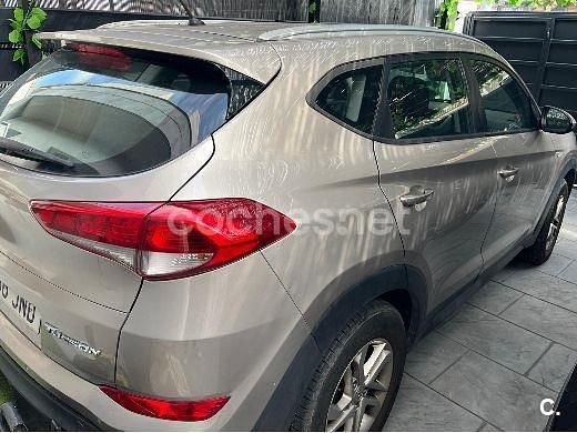 Usado Hyundai Tucson 131 CV (96 kW) 2016 Gris / plata SUV