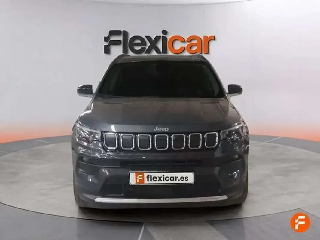Usado Jeep Compass 131 CV (96 kW) 2021 Gris SUV