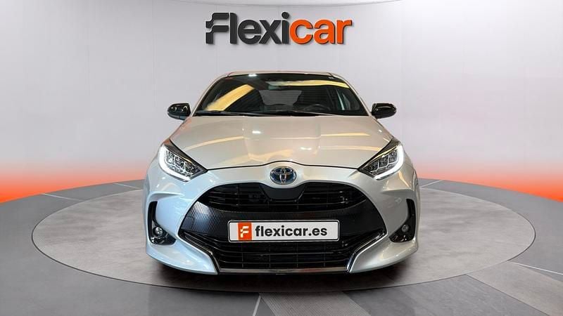 Usado Toyota Yaris Hybrid Style 116 CV (85 kW) 2021 Gris Utilitario