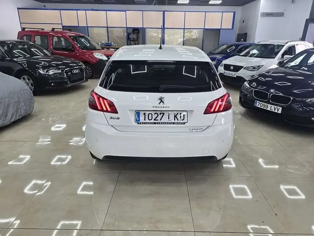 Usado Peugeot 308 Active 99 CV (72 kW) 2020 Blanco Utilitario
