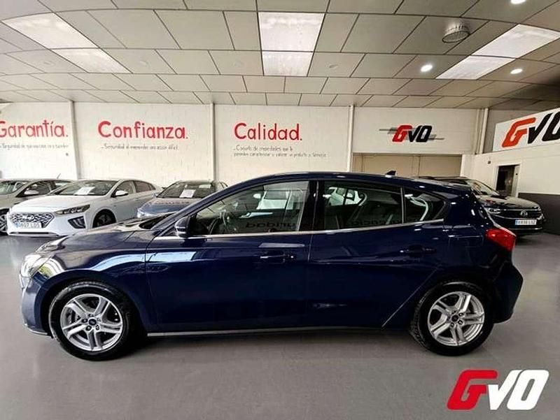 Usado Ford Focus Trend 95 CV (69 kW) 2020 Azul Utilitario