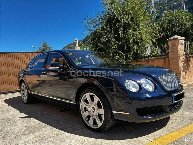 Usado Bentley Continental Flying Spur 552 CV (405 kW) 2007 Azul Berlina