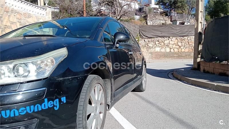 Usado Citroën C4 Exclusive 138 CV (101 kW) 2006 Negro Berlina