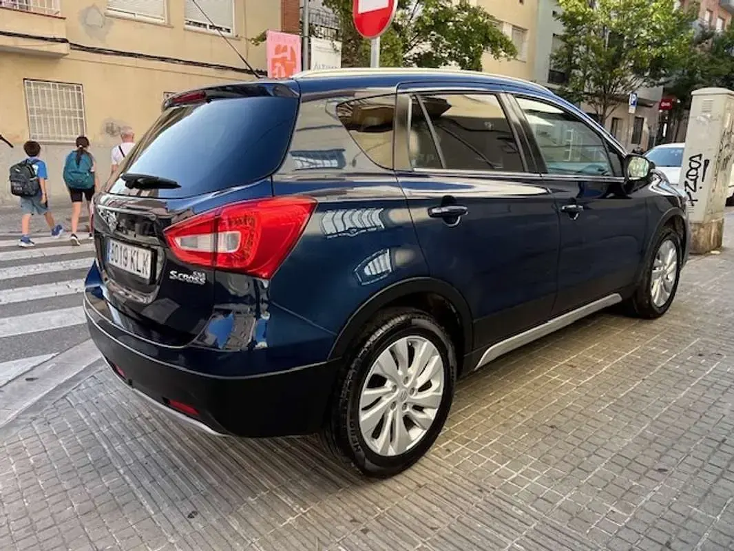 Usado Suzuki SX4 S-Cross GLX 111 CV (81 kW) 2018 Azul SUV