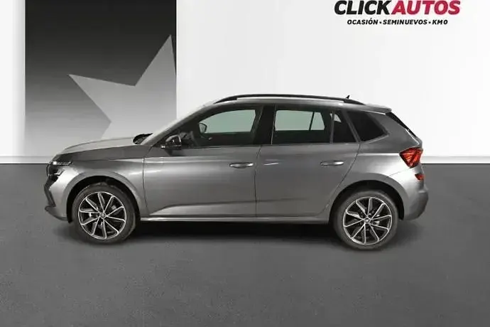 Usado Skoda Kamiq Sport 115 CV (84 kW) 2025 Plata SUV