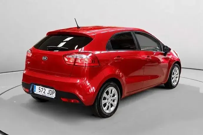 Usado Kia Rio 85 CV (62 kW) 2015