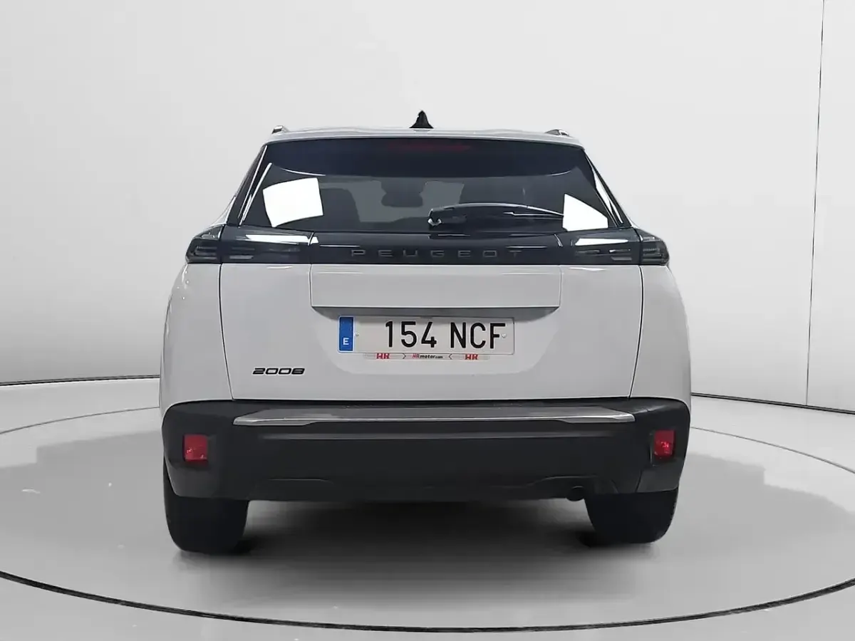 Usado Peugeot 2008 Allure 101 CV (74 kW) 2025 Blanco SUV