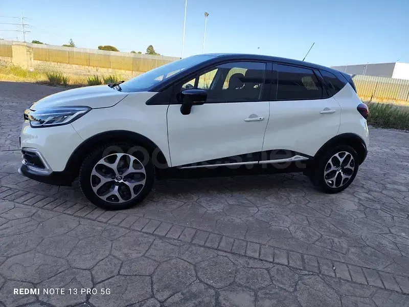 Usado Renault Captur Intens 90 CV (66 kW) 2018 Beige SUV