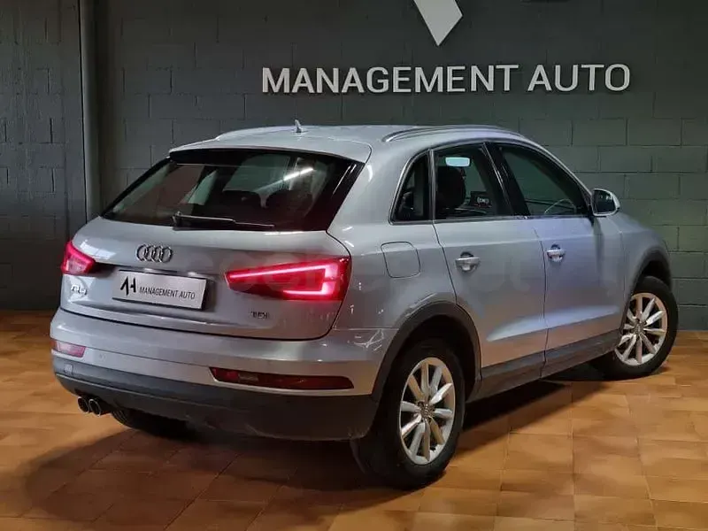 Usado Audi Q3 120 CV (88 kW) 2017 Gris / plata SUV