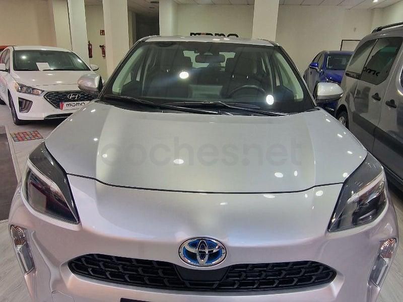 Usado Toyota Yaris Cross Active 116 CV (85 kW) 2024 Gris / plata SUV