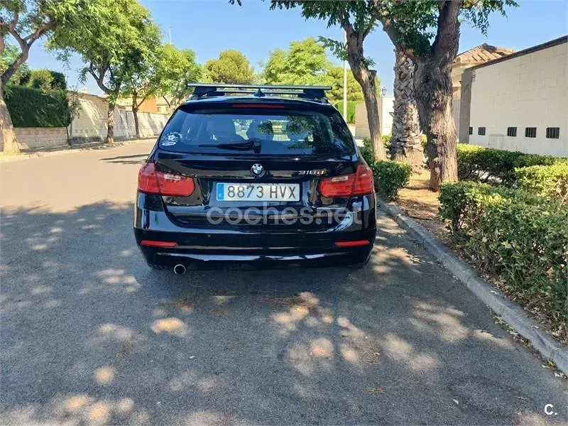 Usado BMW 318 Comfort Edition 143 CV (105 kW) 2014 Negro Familiar