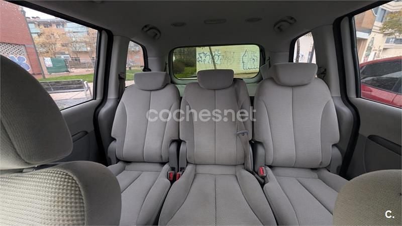 Usado Kia Carnival Active 185 CV (136 kW) 2009 Gris / plata Monovolumen