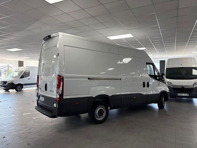Usado Iveco Daily 160 CV (117 kW) 2022 Blanco Berlina