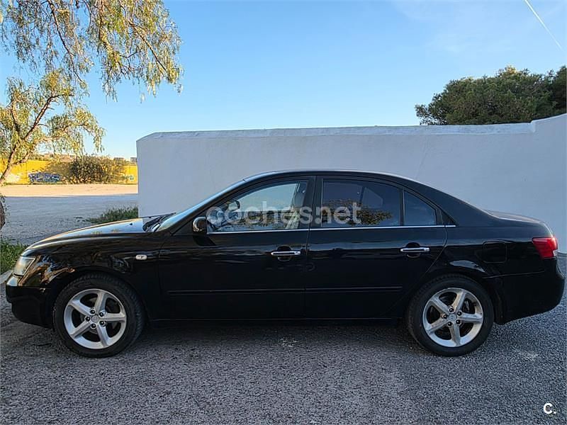 Usado Hyundai Sonata Style 140 CV (102 kW) 2008 Negro Berlina