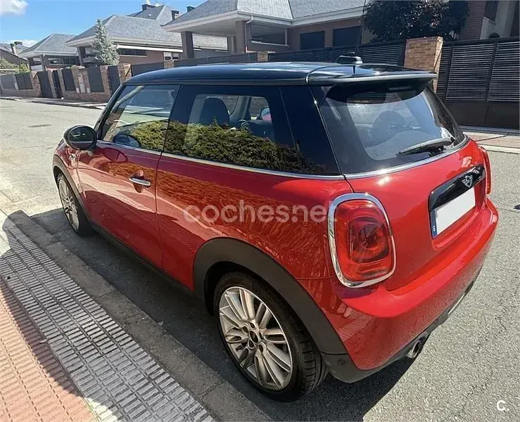 Usado Mini Cooper D 116 CV (85 kW) 2018 Rojo Utilitario