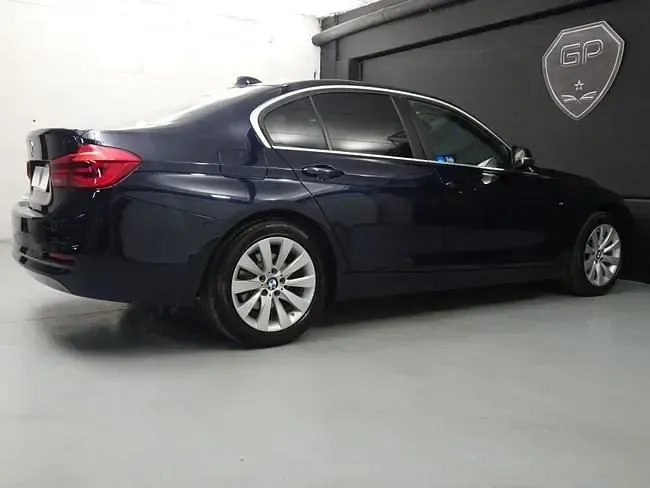 Usado BMW 318 Sport Line 150 CV (110 kW) 2016 Azul Berlina