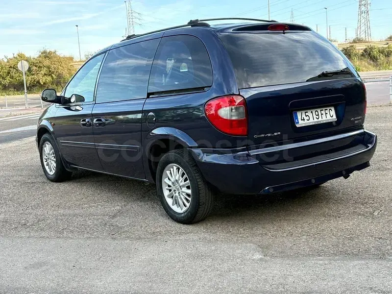 Usado Chrysler Voyager 150 CV (110 kW) 2006 Azul Monovolumen