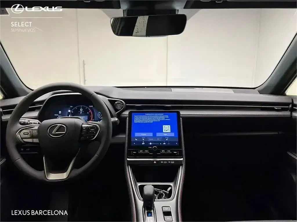 Usado Lexus LBX 136 CV (100 kW) 2026 Gris SUV