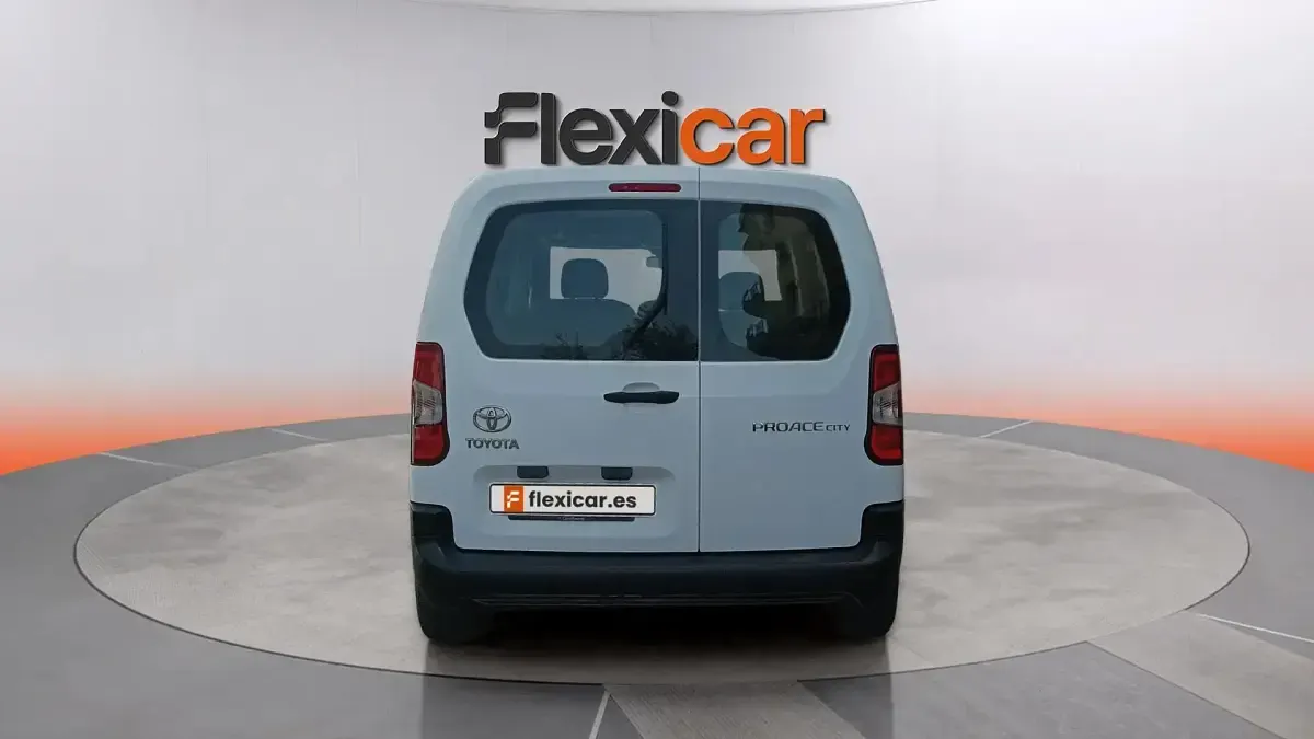 Usado Toyota Proace City City 102 CV (75 kW) 2022 Blanco Monovolumen