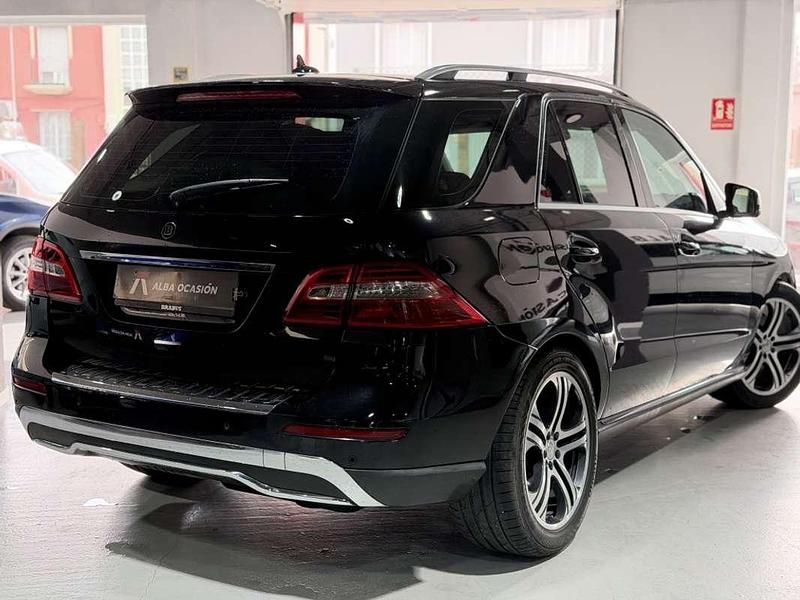 Usado Mercedes ML320 300 CV (220 kW) 2014 Negro SUV