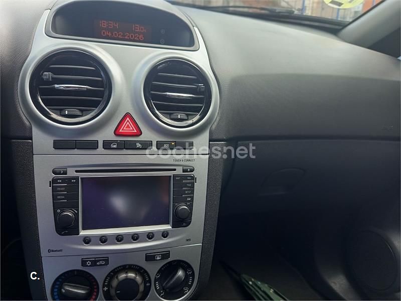 Usado Opel Corsa Selective 95 CV (69 kW) 2014 Negro Utilitario