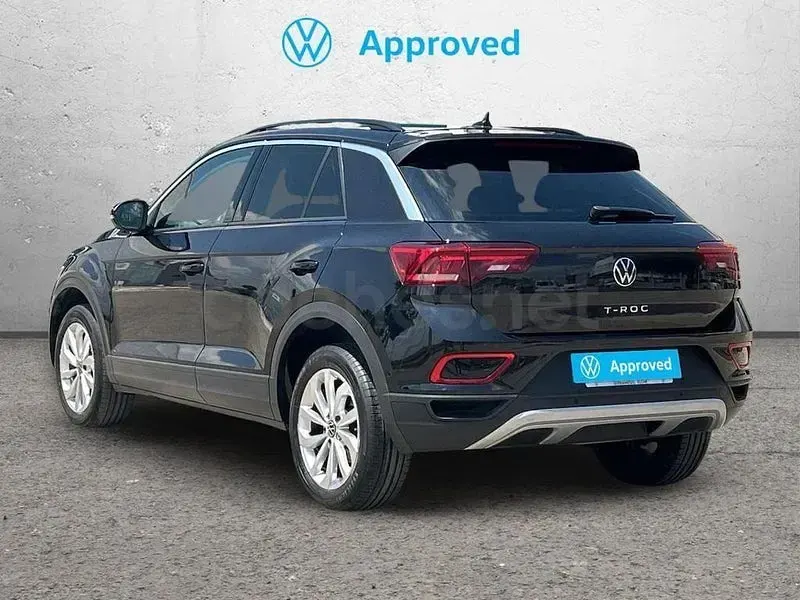 Usado VW T-Roc Life 110 CV (80 kW) 2023 Negro SUV