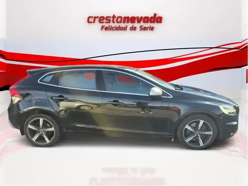 Usado Volvo V40 Plus 152 CV (111 kW) 2019 Negro Utilitario